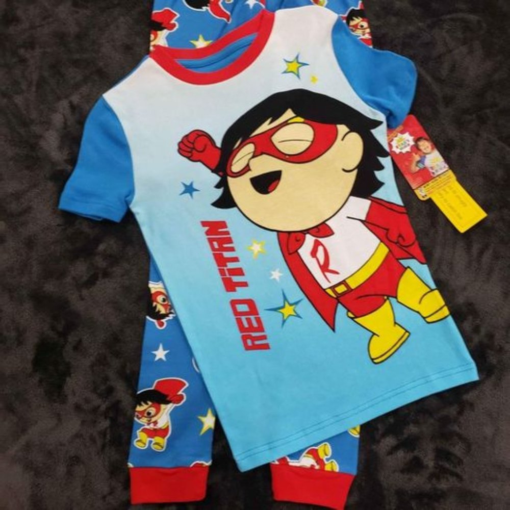 NWT Ryan's World 2 Piece Pajama Boys Set Size 10